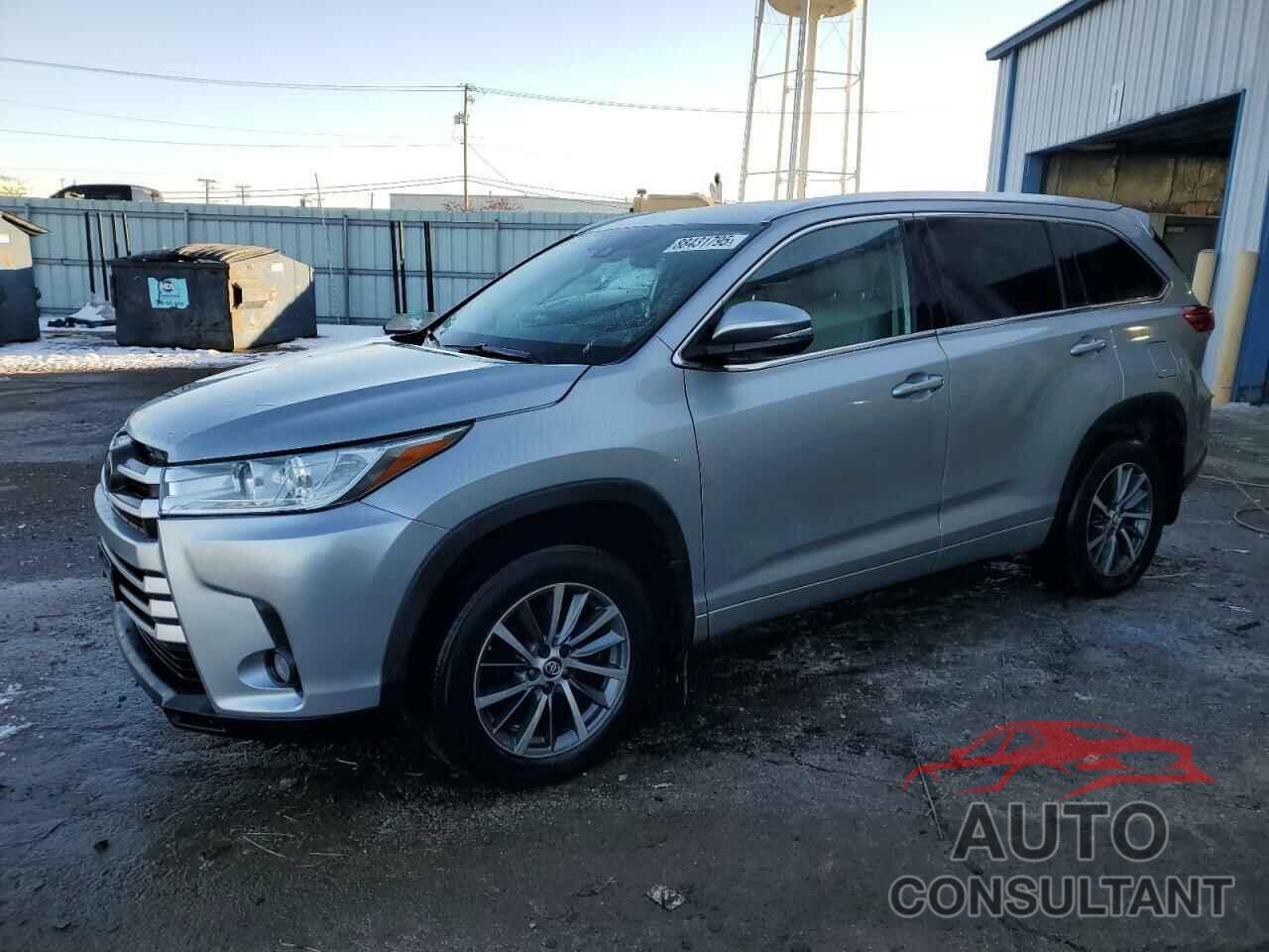 TOYOTA HIGHLANDER 2018 - 5TDJZRFH6JS525526