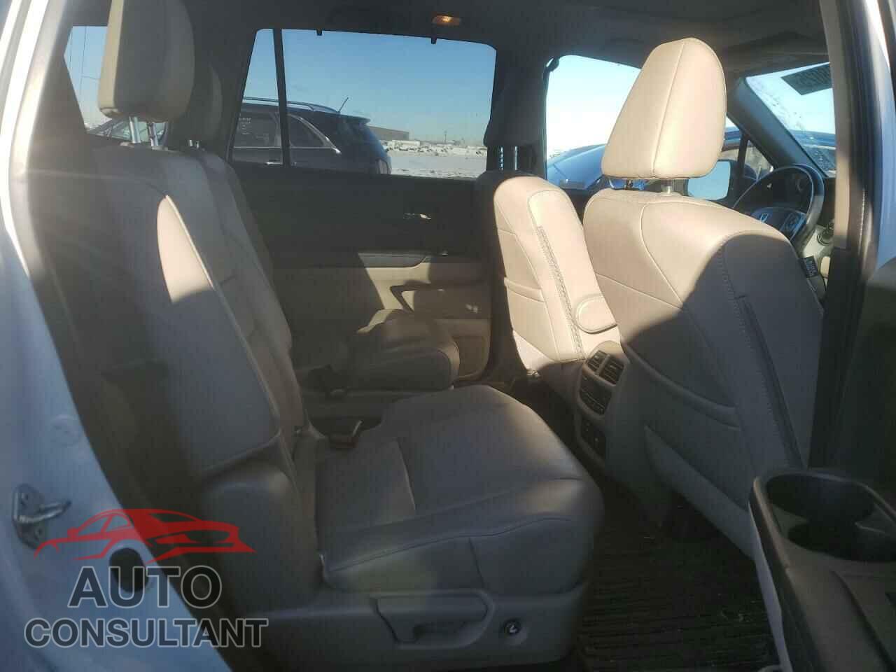 HONDA PILOT 2018 - 5FNYF6H04JB052601