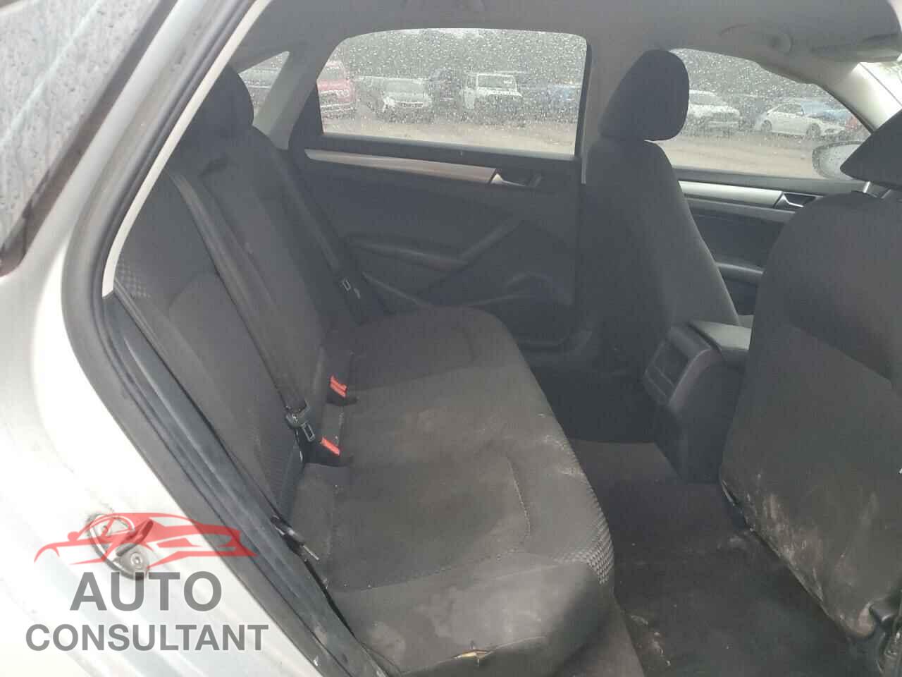VOLKSWAGEN PASSAT 2012 - 1VWAP7A39CC034567