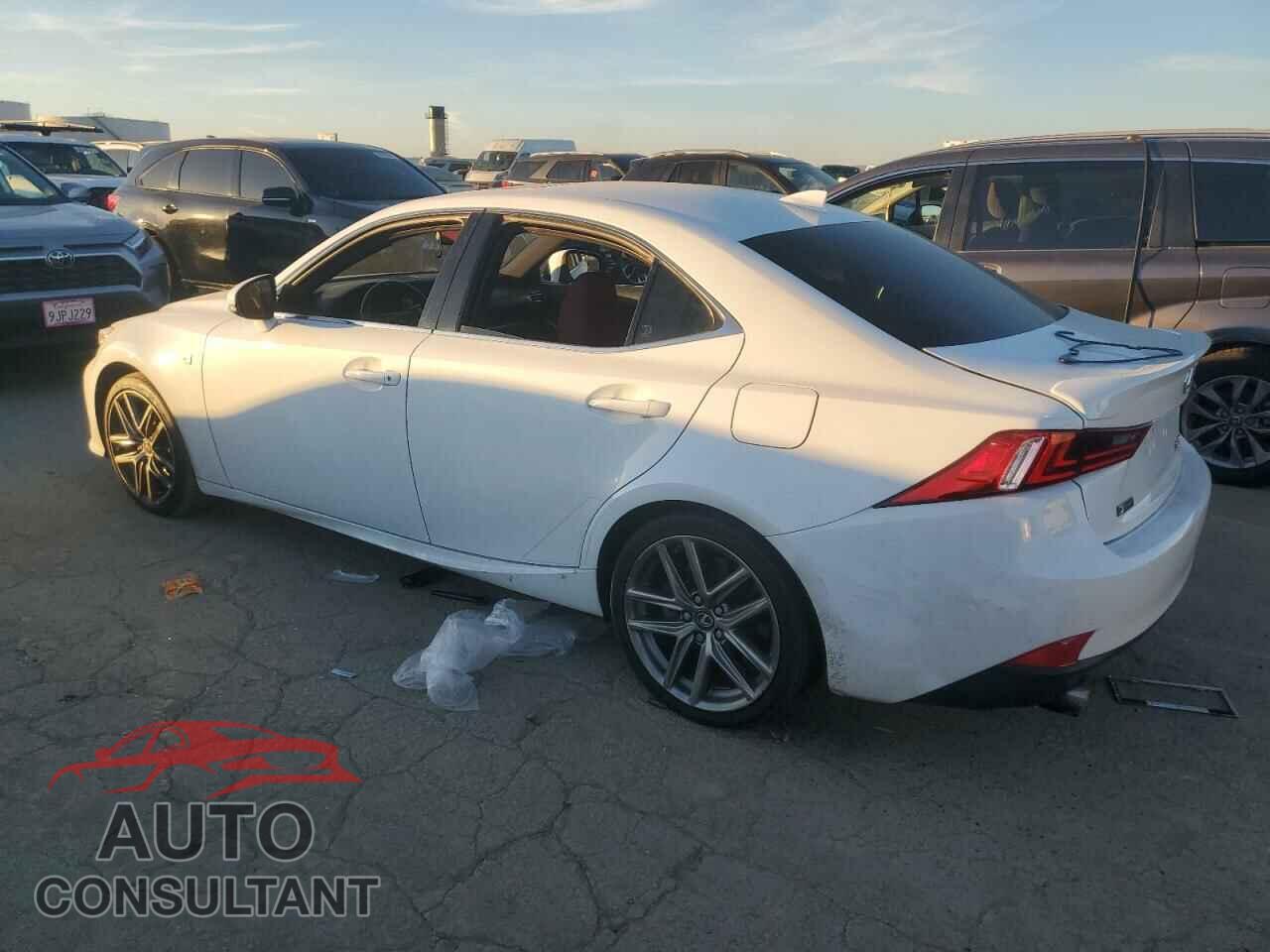 LEXUS IS 2016 - JTHBE1D22G5028504