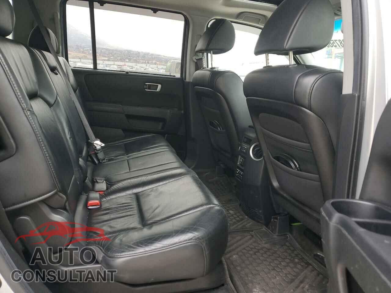 HONDA PILOT 2011 - 5FNYF4H99BB097523