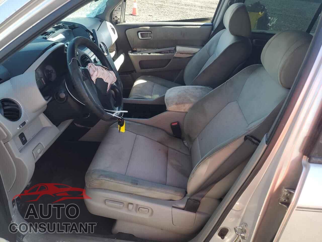 HONDA PILOT 2011 - 5FNYF3H44BB037521