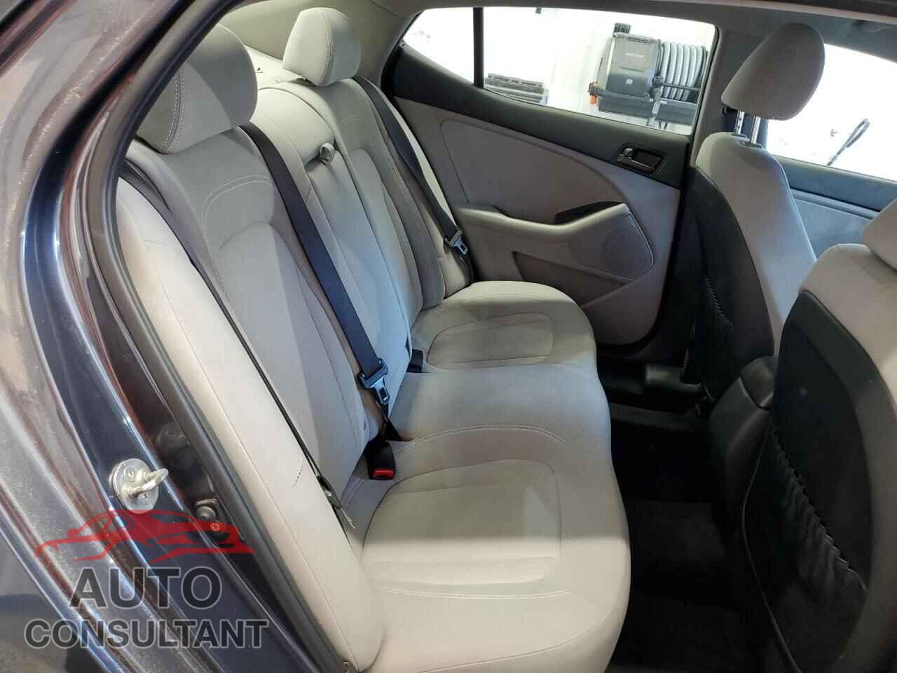 KIA OPTIMA 2011 - KNAGM4A76B5087041