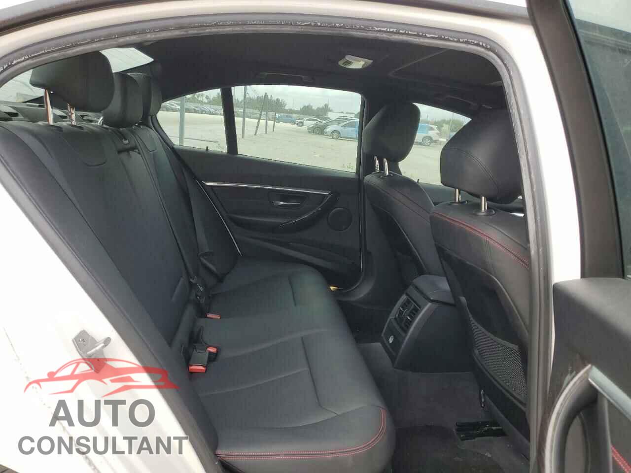 BMW 3 SERIES 2016 - WBA8E9G51GNU29149