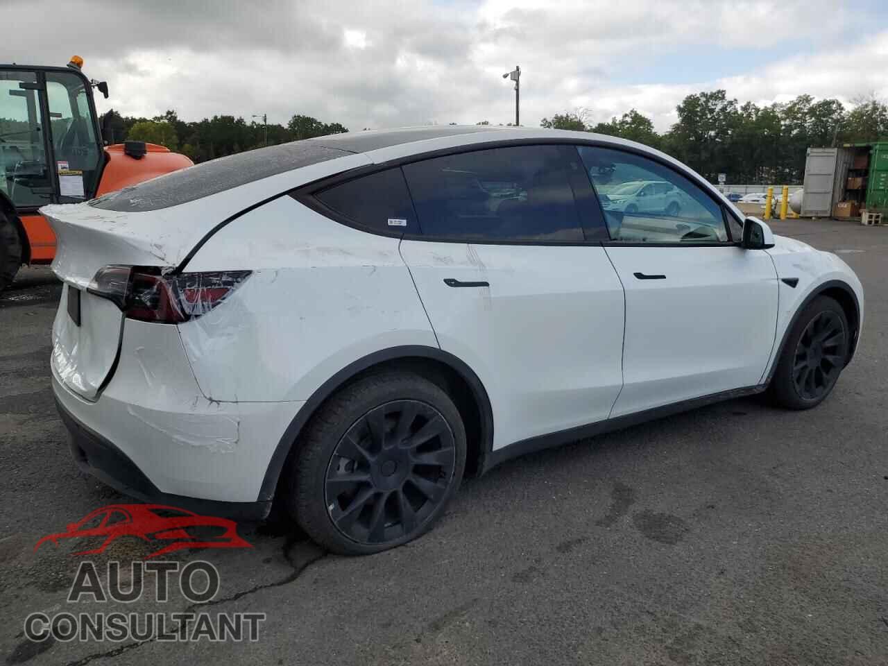 TESLA MODEL Y 2022 - 7SAYGAEE8NF359052