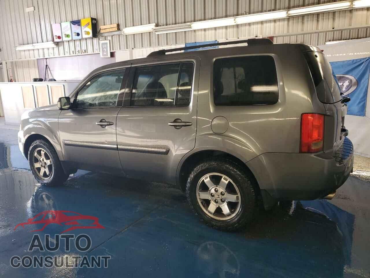 HONDA PILOT 2011 - 5FNYF4H93BB070236