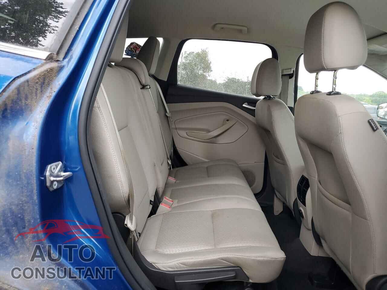 FORD ESCAPE 2017 - 1FMCU0G97HUB67803