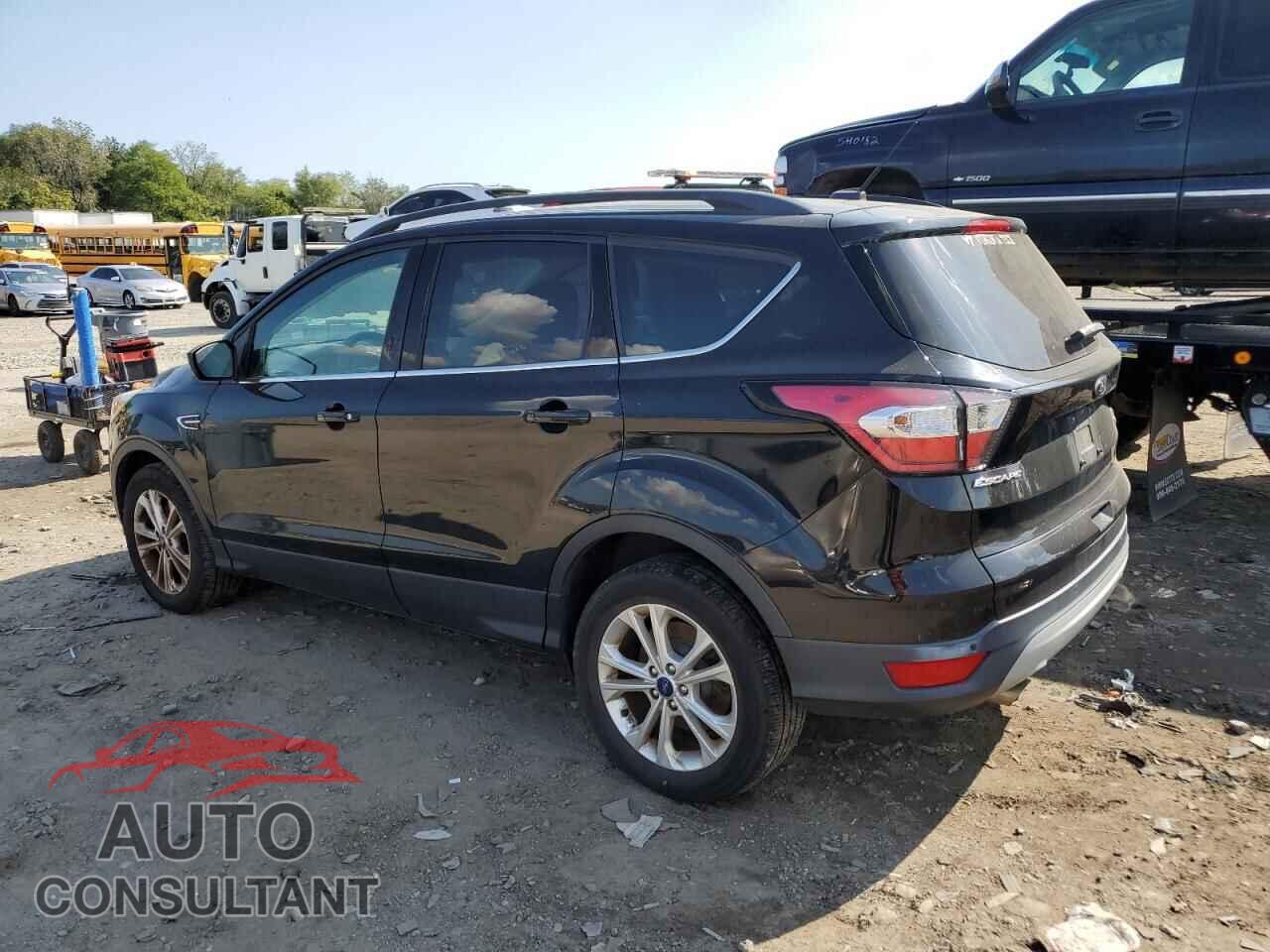 FORD ESCAPE 2017 - 1FMCU9G95HUD03043