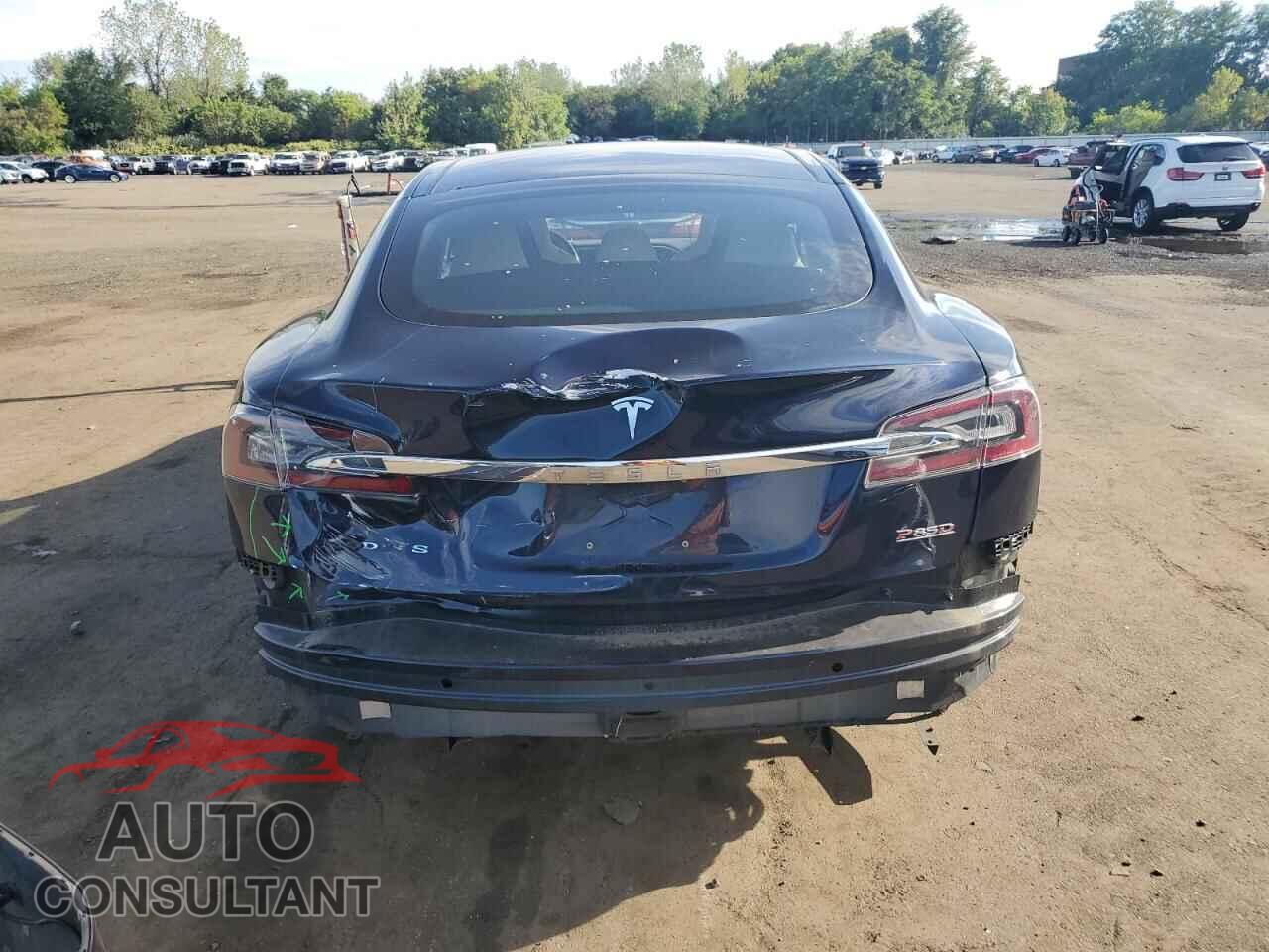 TESLA MODEL S 2014 - 5YJSA1H28EFP64382