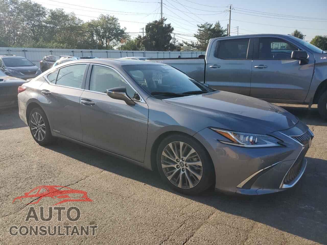 LEXUS ES300 2019 - JTHB21B18K2035583