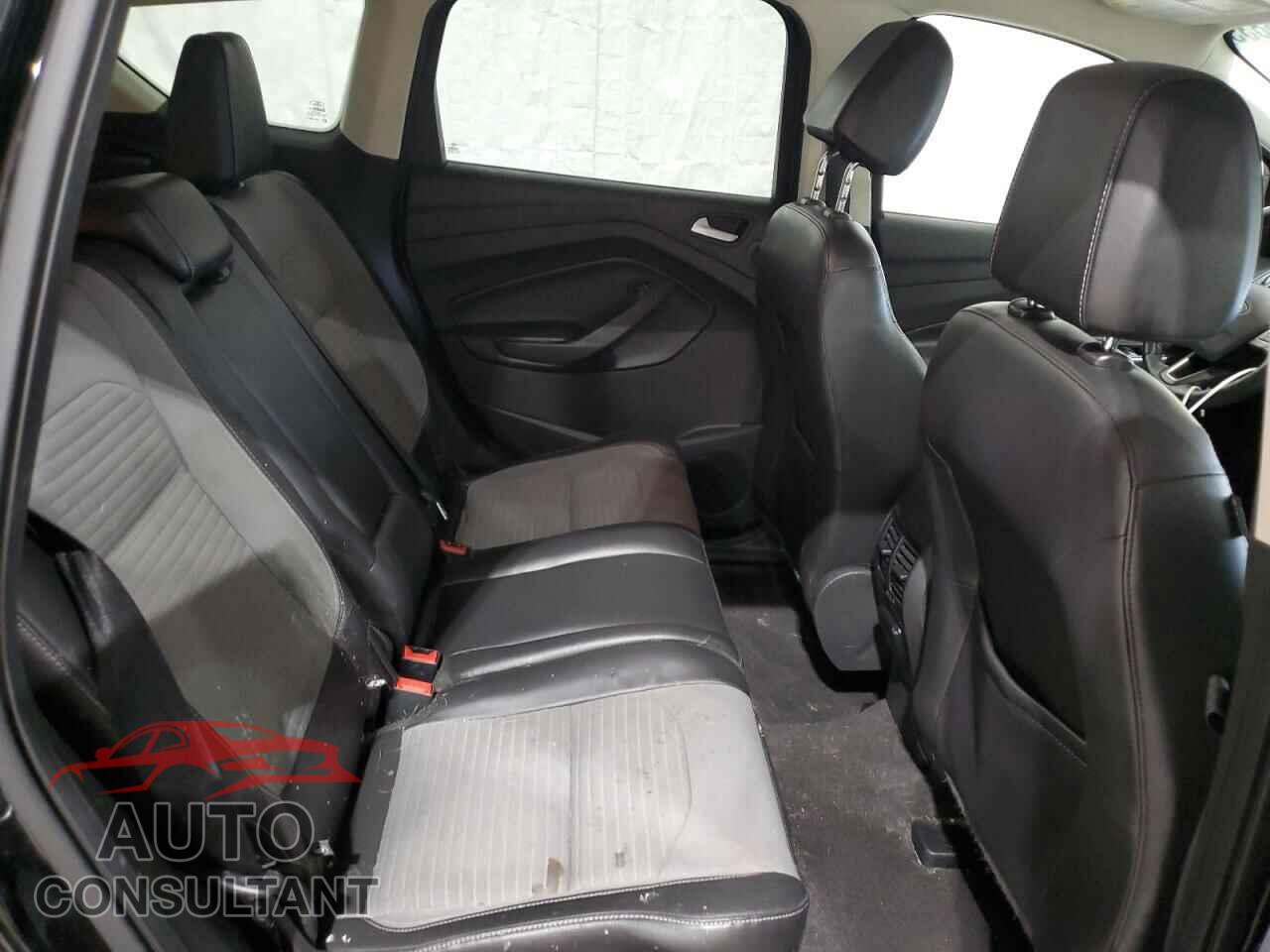 FORD ESCAPE 2017 - 1FMCU9JD2HUF05478