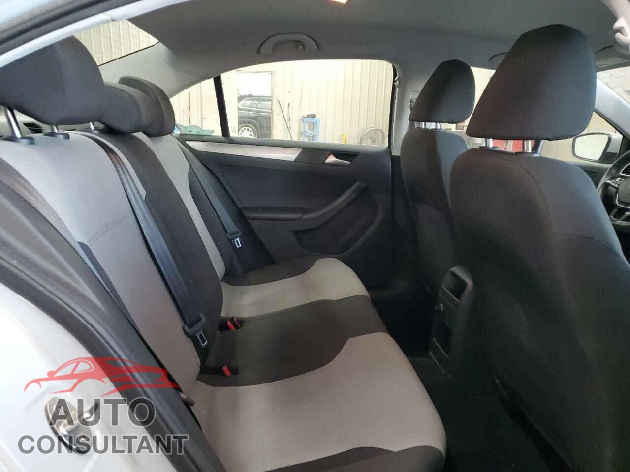 VOLKSWAGEN JETTA 2017 - 3VW2B7AJ1HM363545