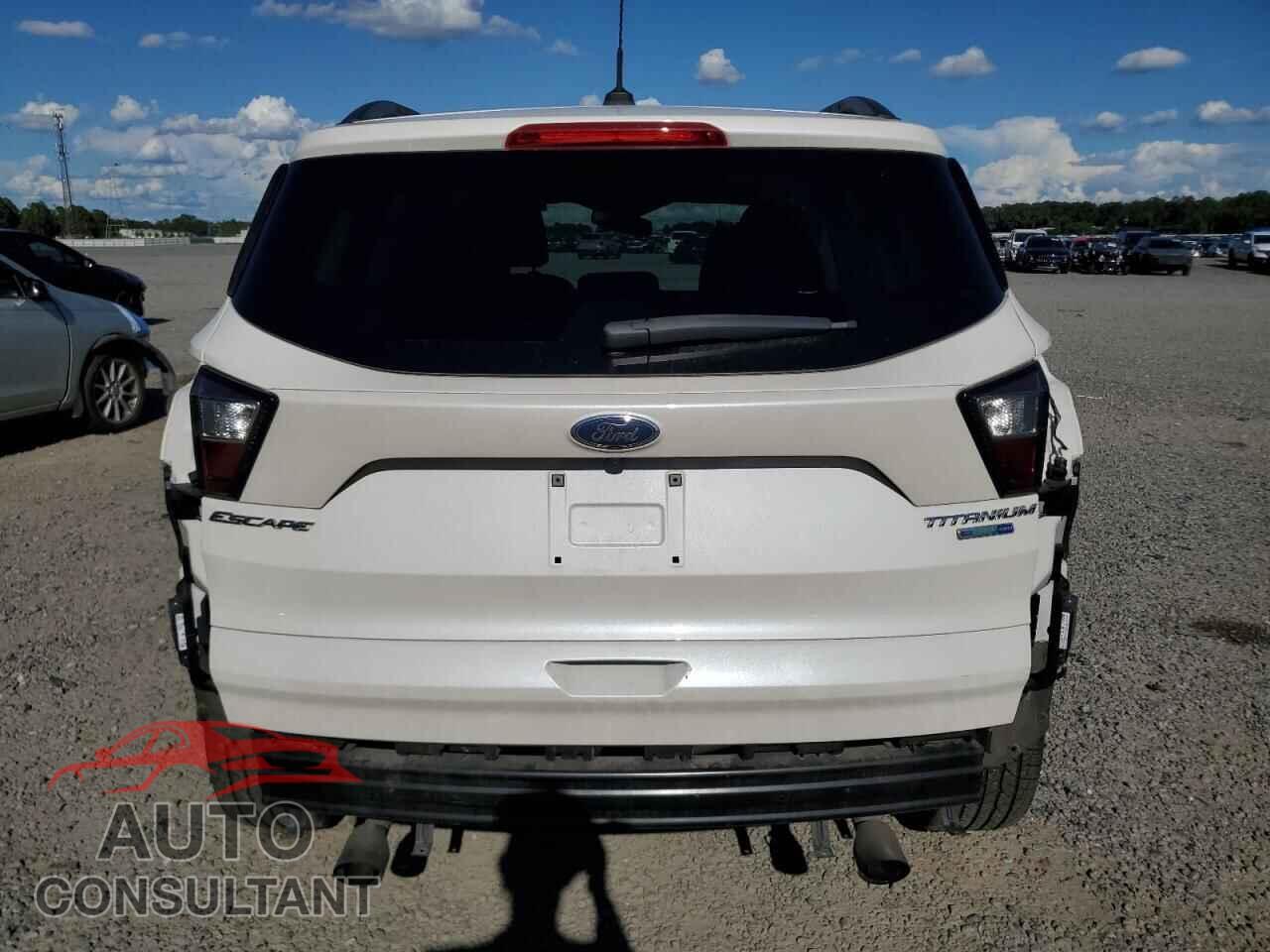 FORD ESCAPE 2017 - 1FMCU9J92HUD41399
