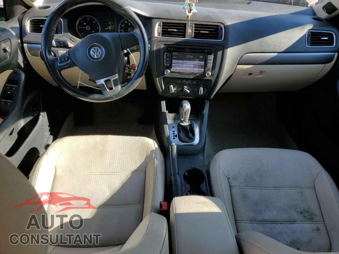 VOLKSWAGEN JETTA 2014 - 3VWLL7AJ0EM410450
