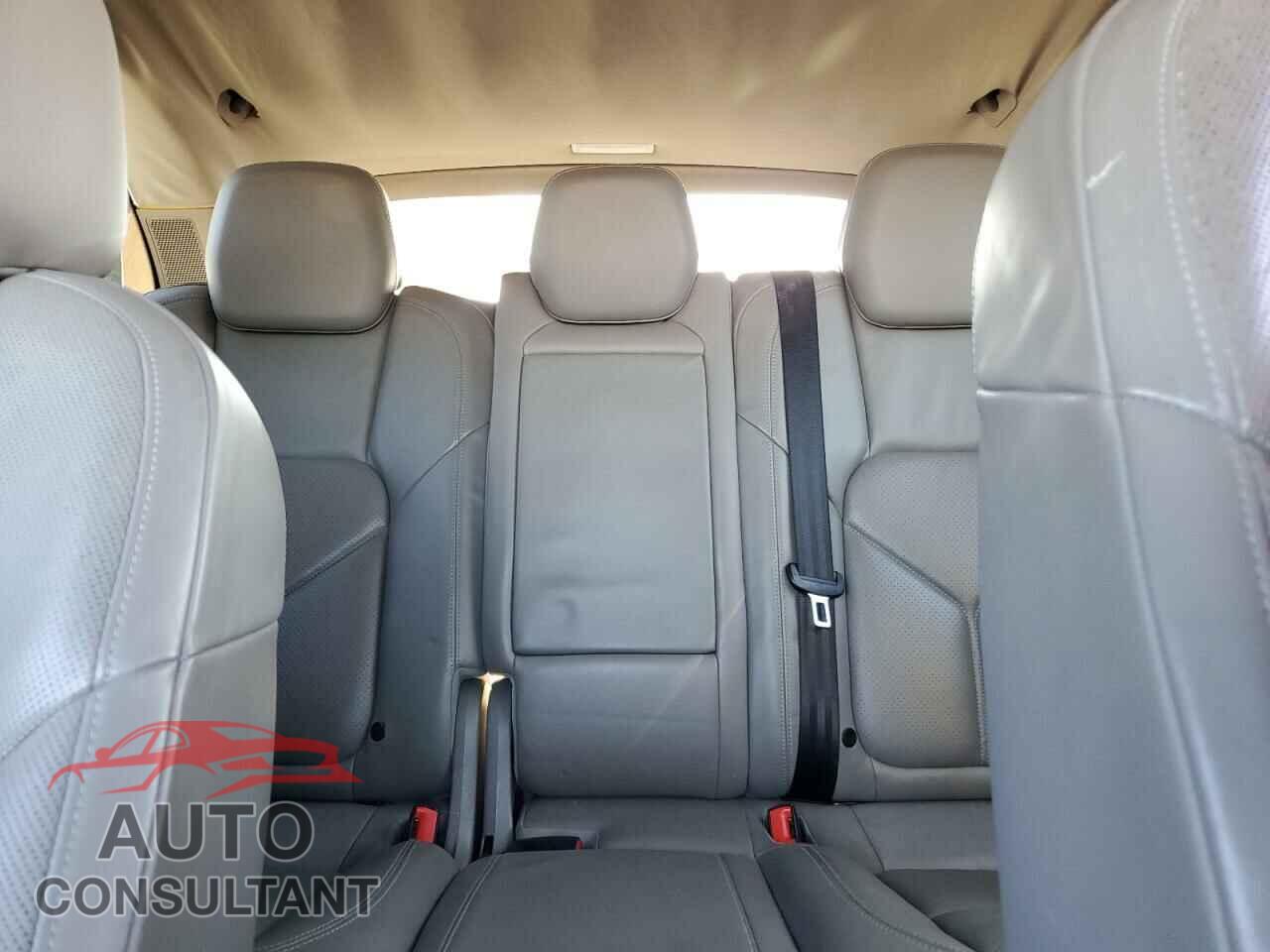 PORSCHE CAYENNE 2012 - WP1AE2A21CLA92870