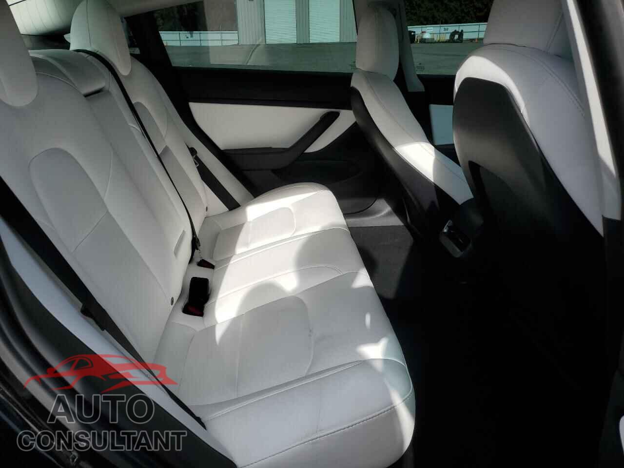 TESLA MODEL 3 2021 - 5YJ3E1EAXMF875129