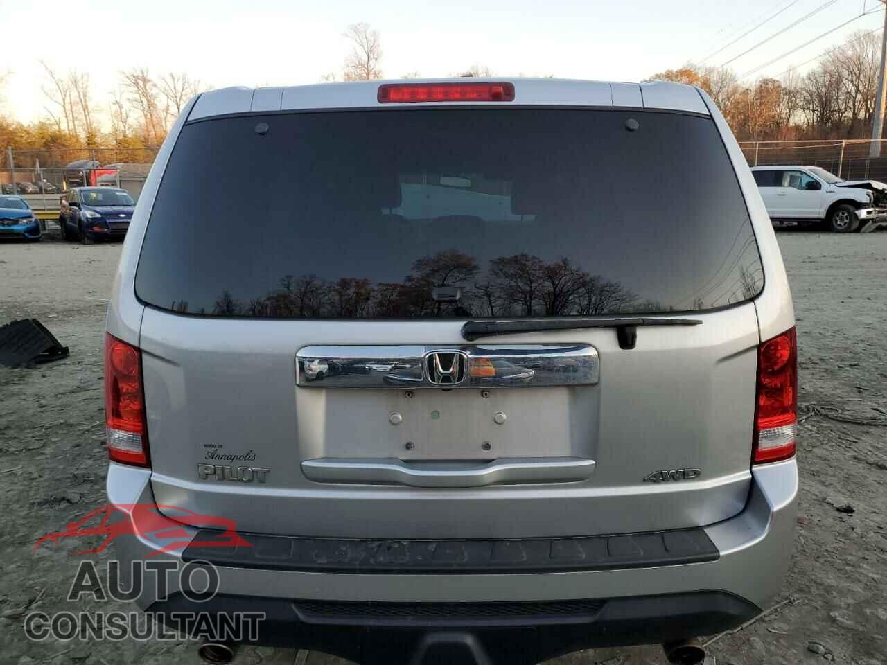 HONDA PILOT 2015 - 5FNYF4H48FB048534
