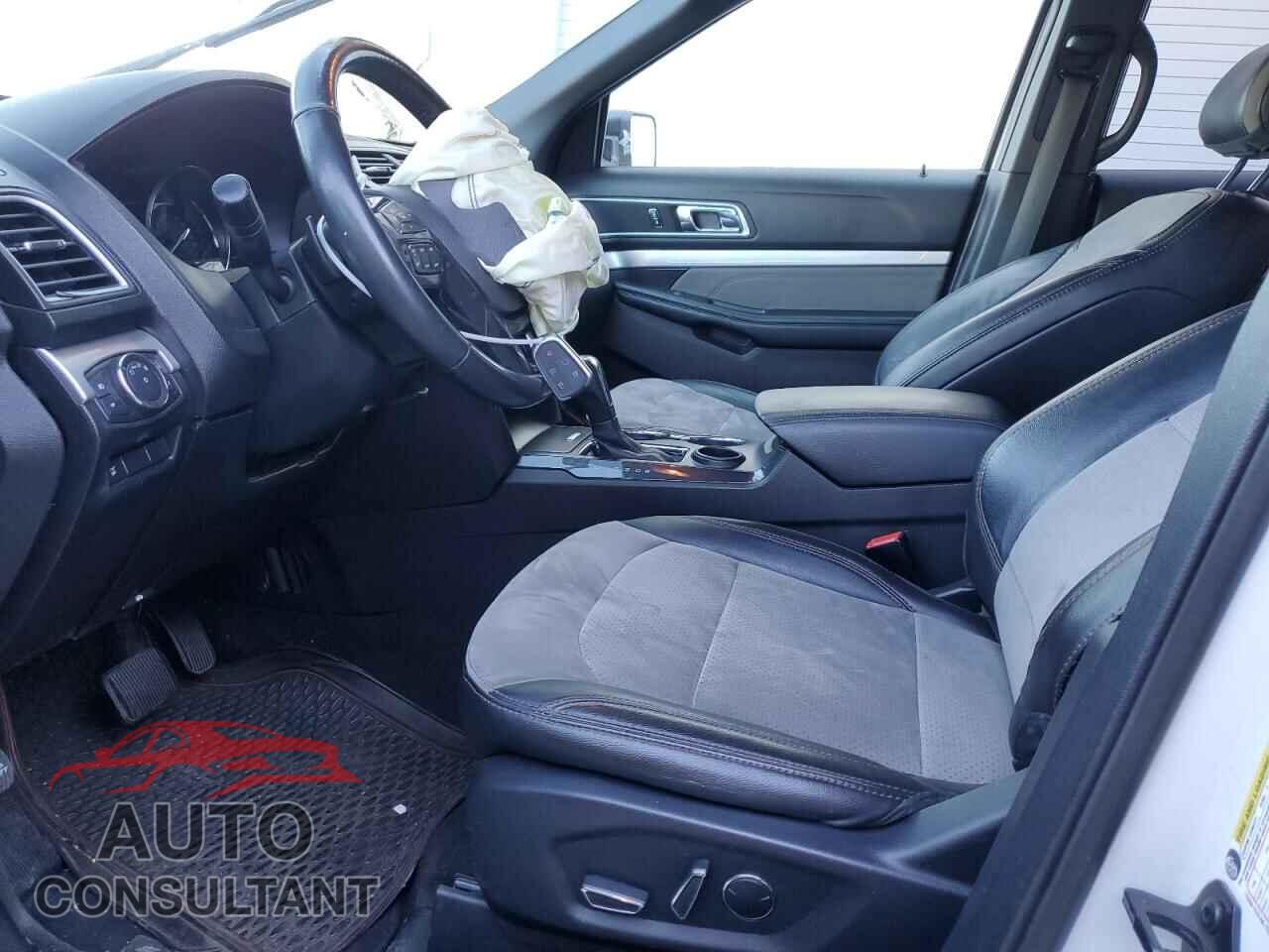 FORD EXPLORER 2017 - 1FM5K7D8XHGD95571