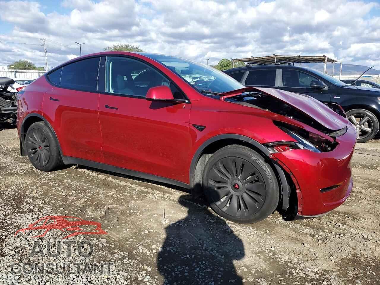 TESLA MODEL Y 2024 - 7SAYGAEE1RF066972