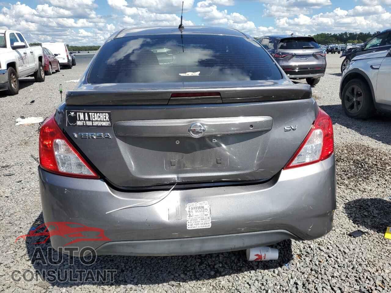 NISSAN VERSA 2017 - 3N1CN7AP3HL818925