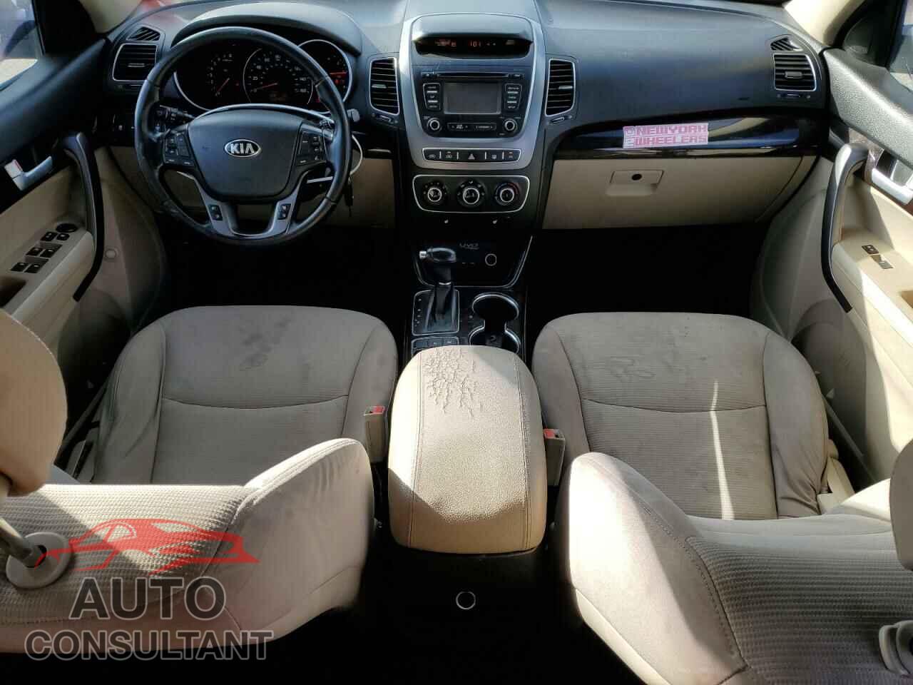 KIA SORENTO 2015 - 5XYKTCA66FG607754