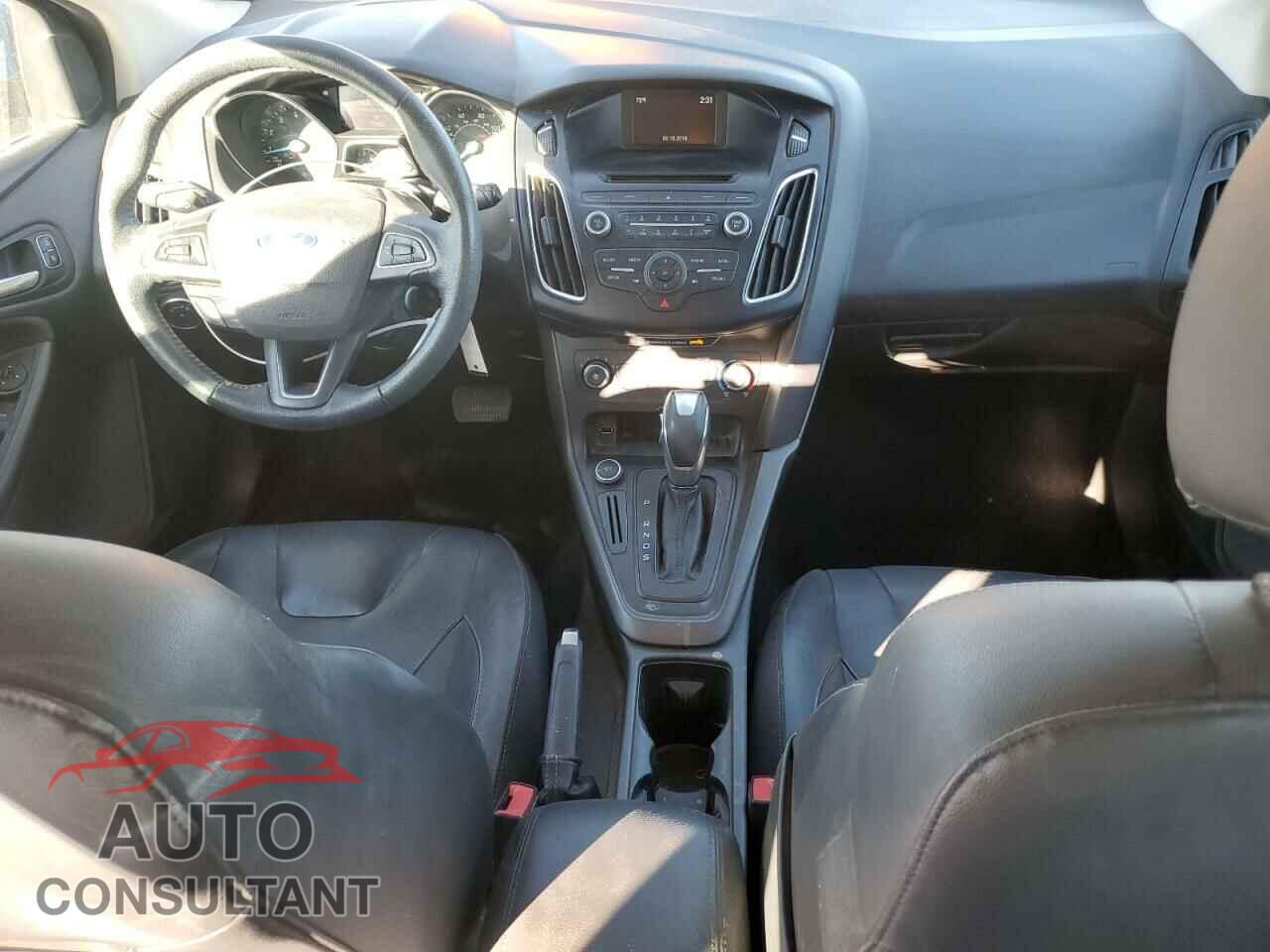 FORD FOCUS 2015 - 1FADP3K21FL319787