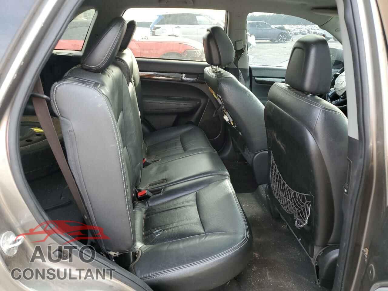 KIA SORENTO 2012 - 5XYKW4A22CG190056