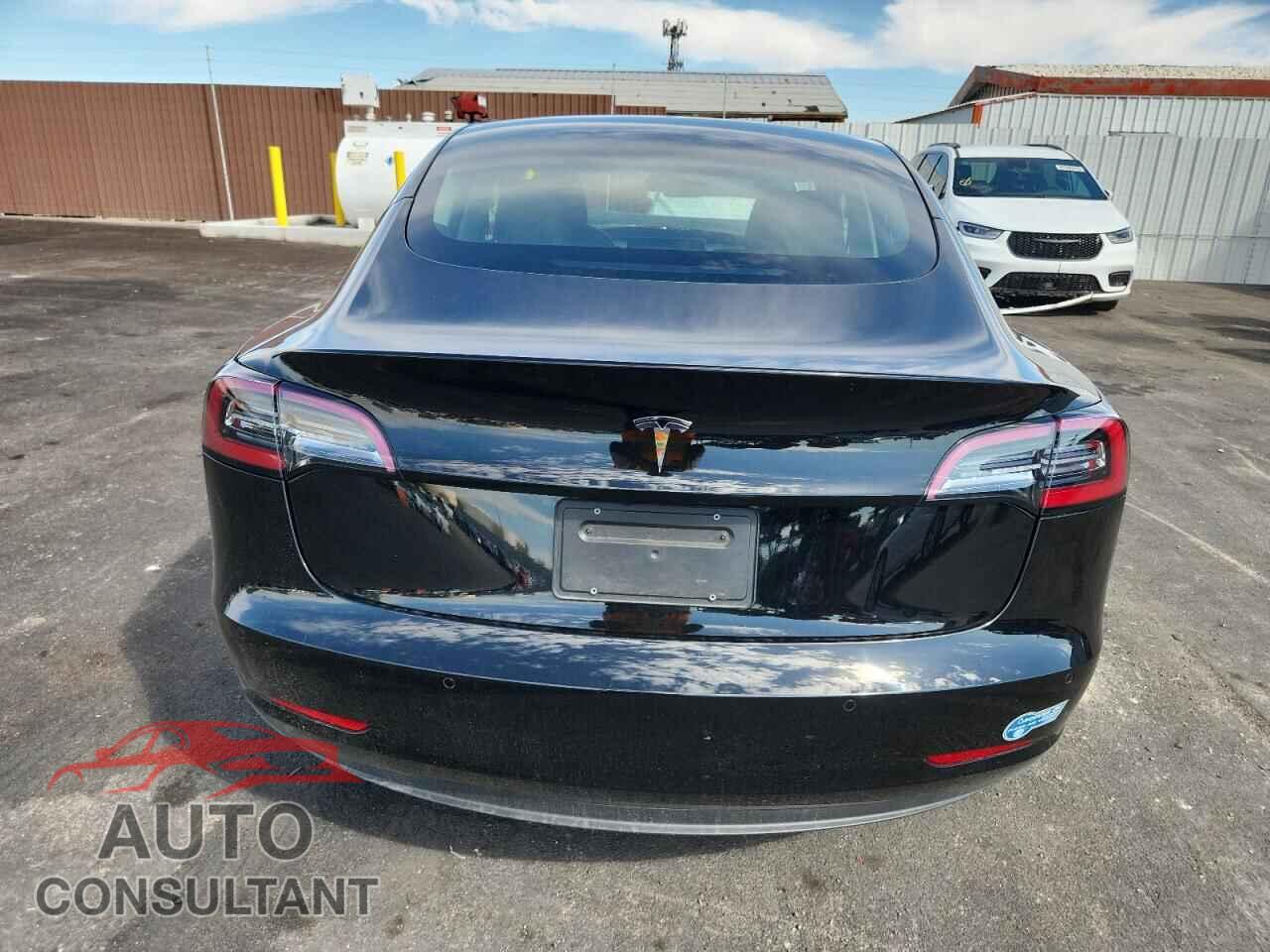TESLA MODEL 3 2021 - 5YJ3E1EAXMF875714