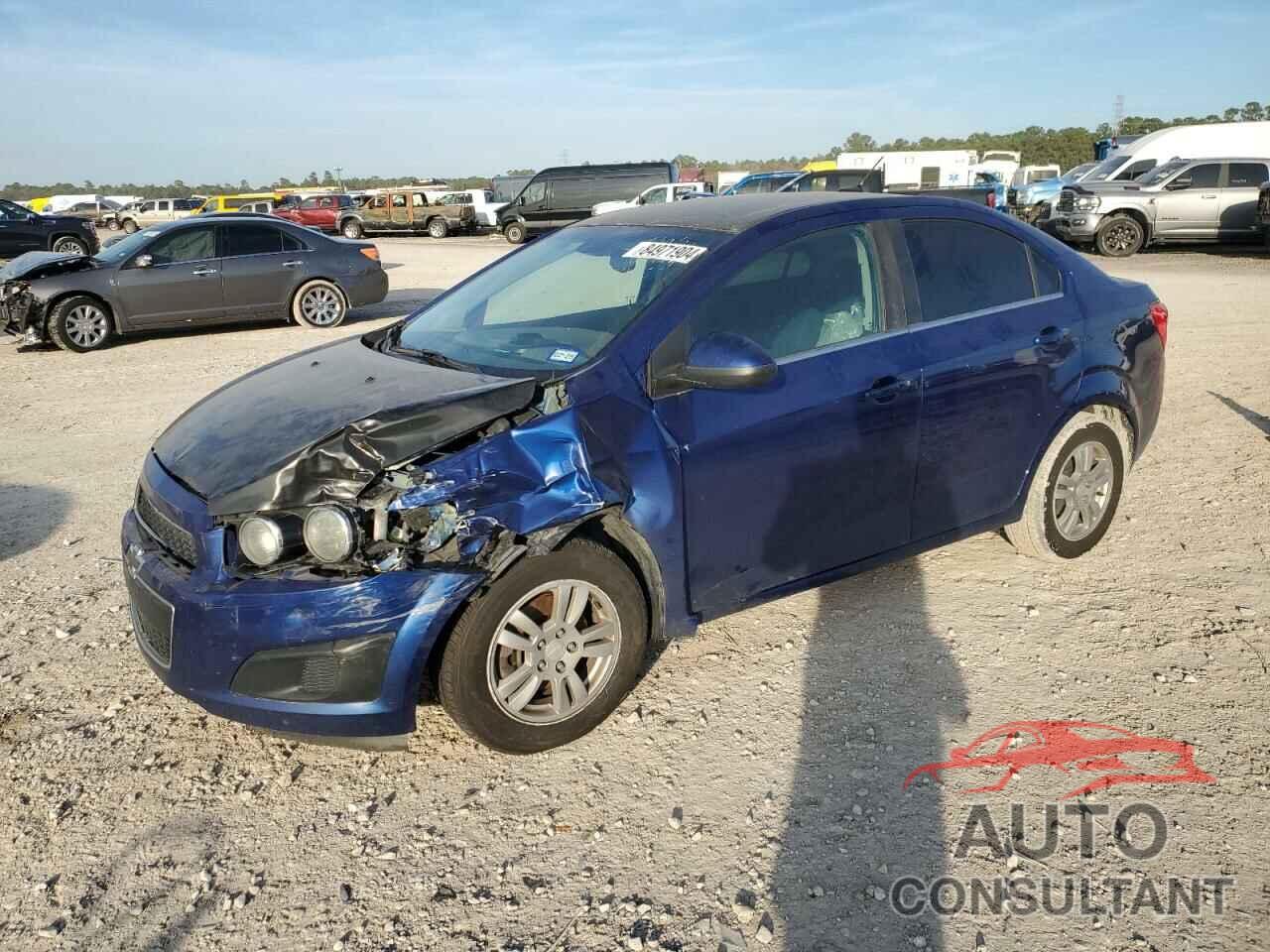 CHEVROLET SONIC 2013 - 1G1JC5SH9D4240666