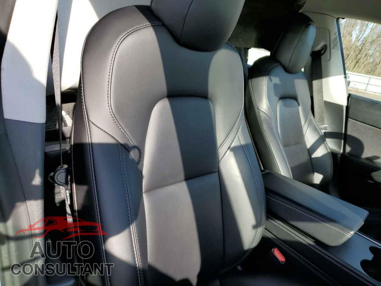 TESLA MODEL 3 2021 - 5YJ3E1EBXMF992301