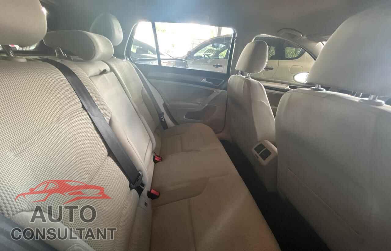 VOLKSWAGEN GOLF 2017 - 3VW217AUXHM043492