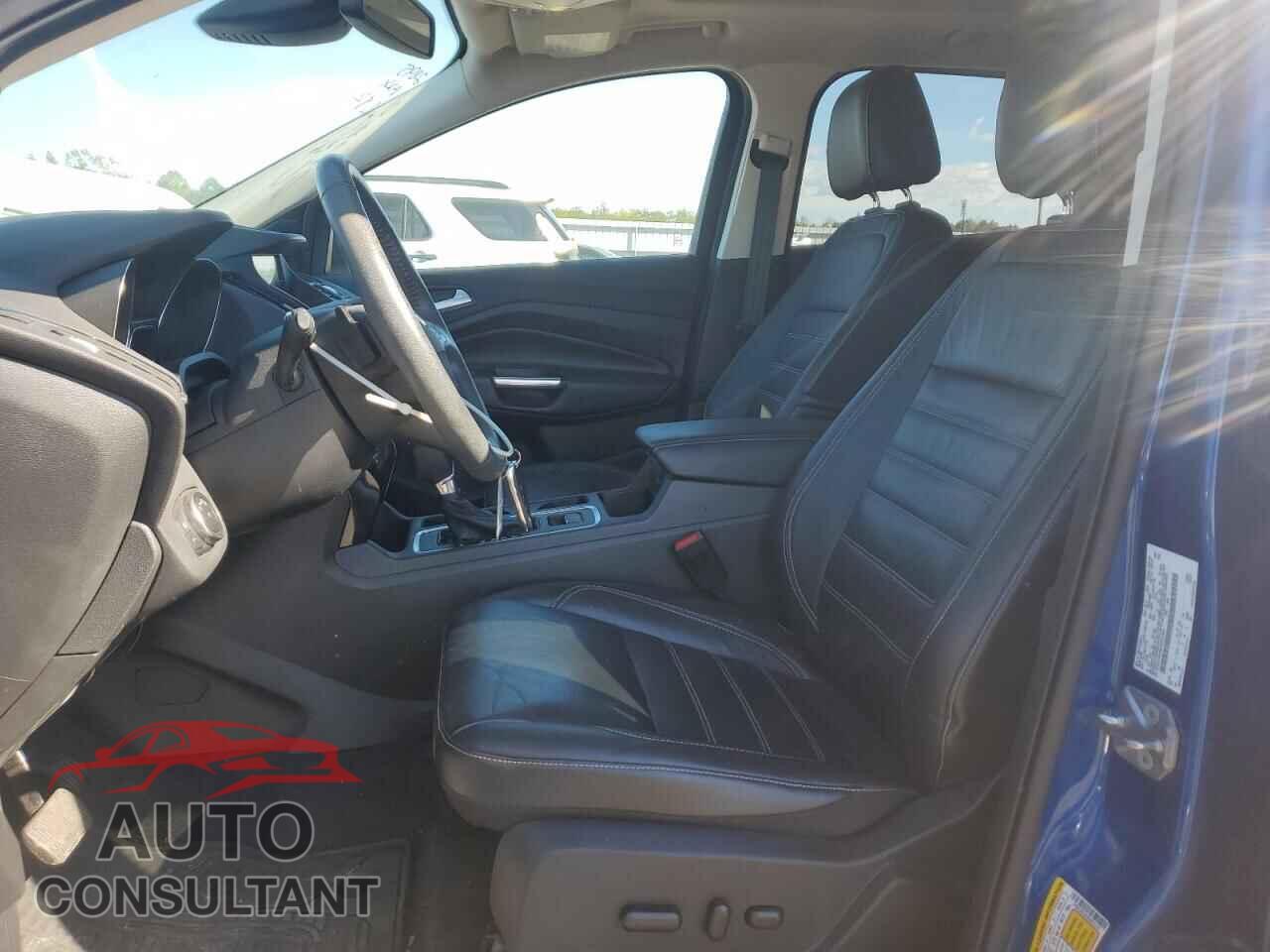 FORD ESCAPE 2017 - 1FMCU9J92HUD91297