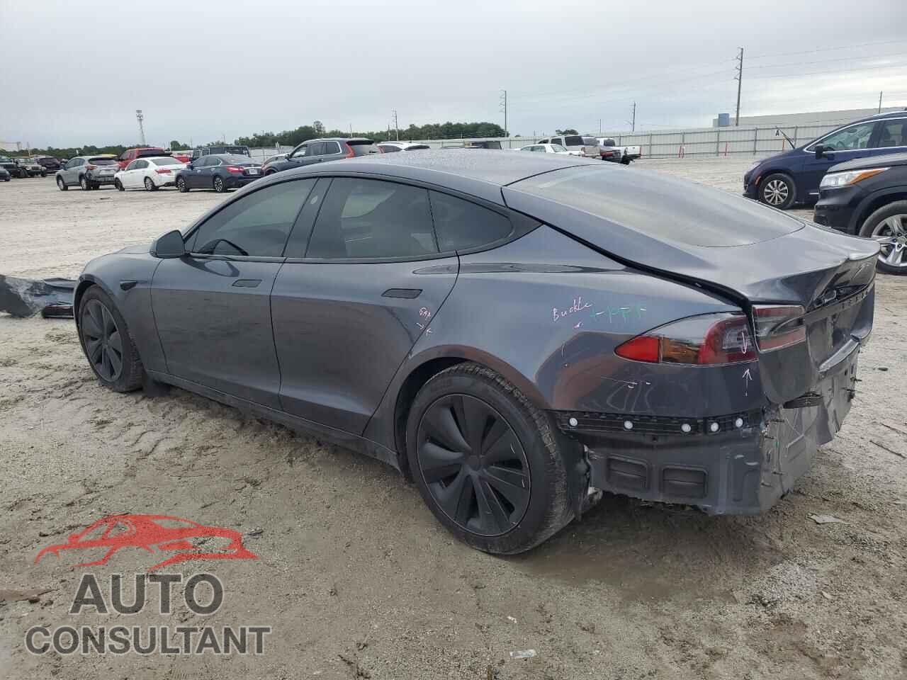 TESLA MODEL S 2022 - 5YJSA1E58NF467160