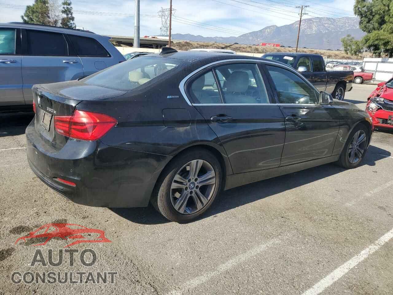 BMW 3 SERIES 2017 - WBA8E1C36HA030039