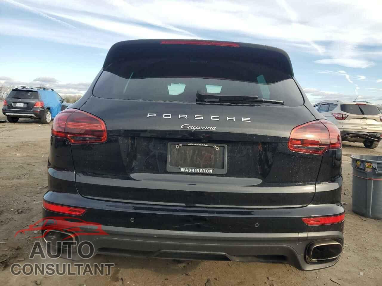 PORSCHE CAYENNE 2017 - WP1AA2A28HKA89215
