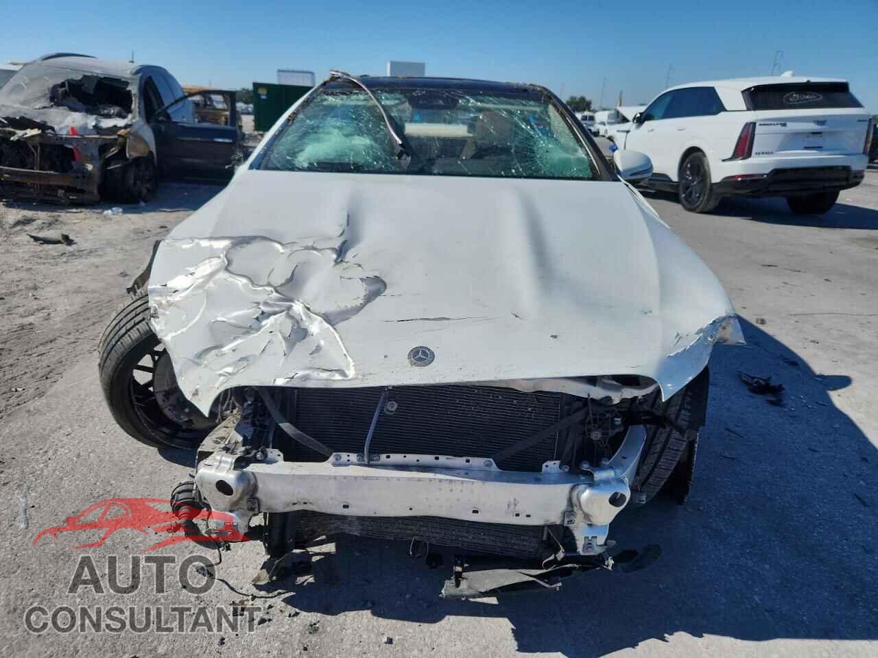 MERCEDES-BENZ E-CLASS 2018 - WDD1J6FB0JF035266