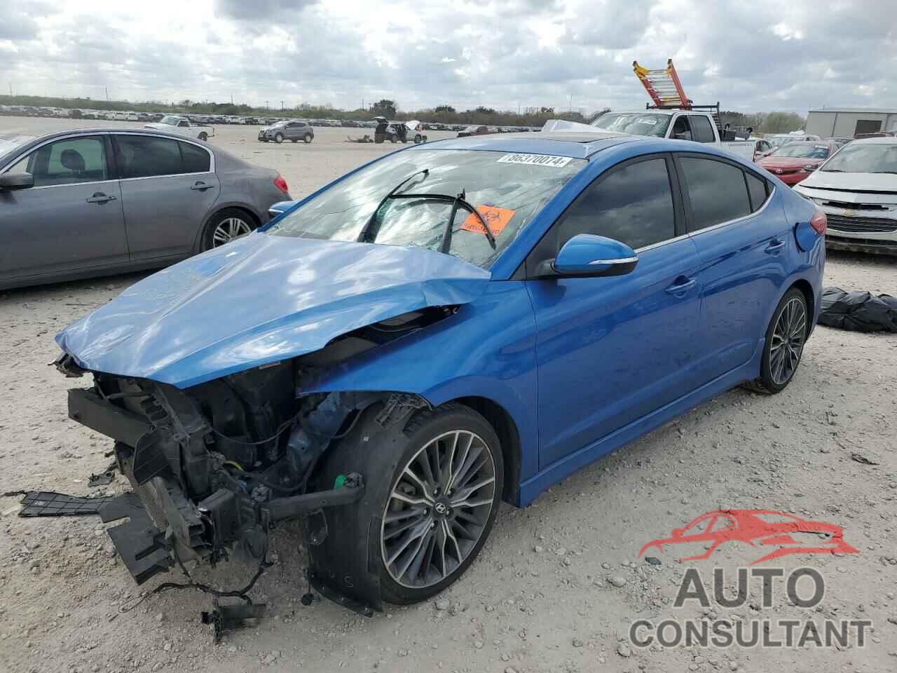 HYUNDAI ELANTRA 2018 - KMHD04LB6JU466740