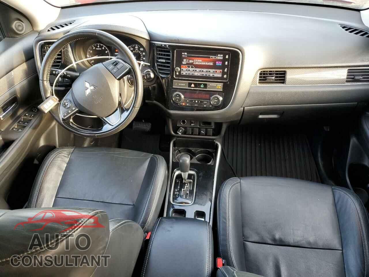 MITSUBISHI OUTLANDER 2019 - JA4AD3A30KZ034516