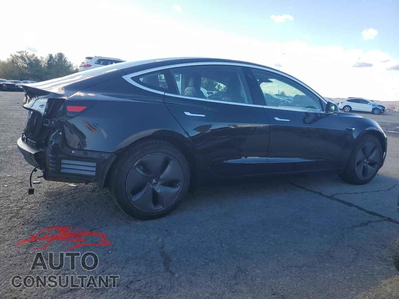 TESLA MODEL 3 2018 - 5YJ3E1EB4JF070473