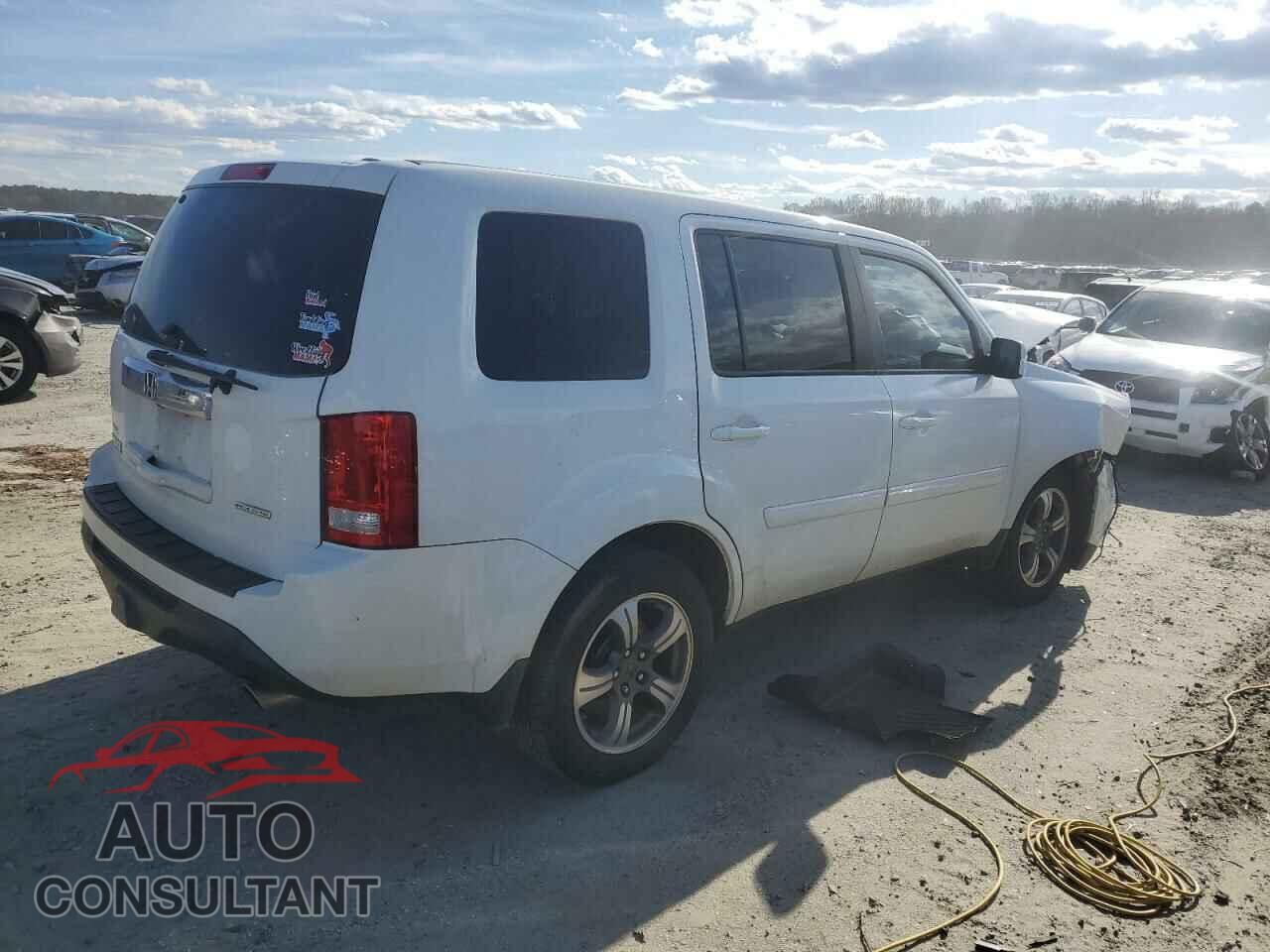 HONDA PILOT 2015 - 5FNYF3H31FB027851