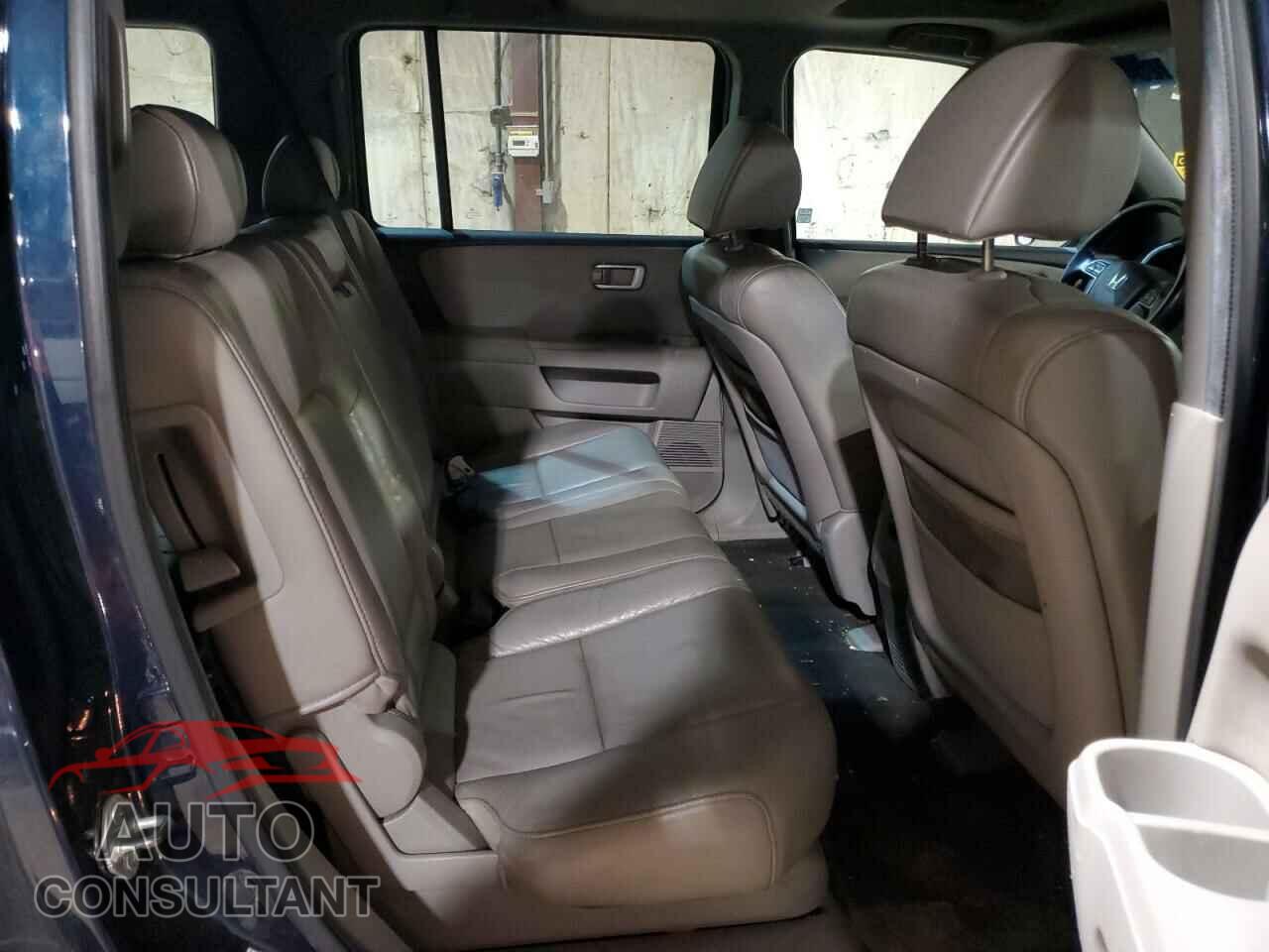 HONDA PILOT 2011 - 5FNYF4H56BB085875