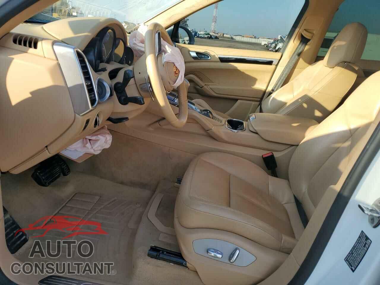 PORSCHE CAYENNE 2015 - WP1AF2A26FLA30379