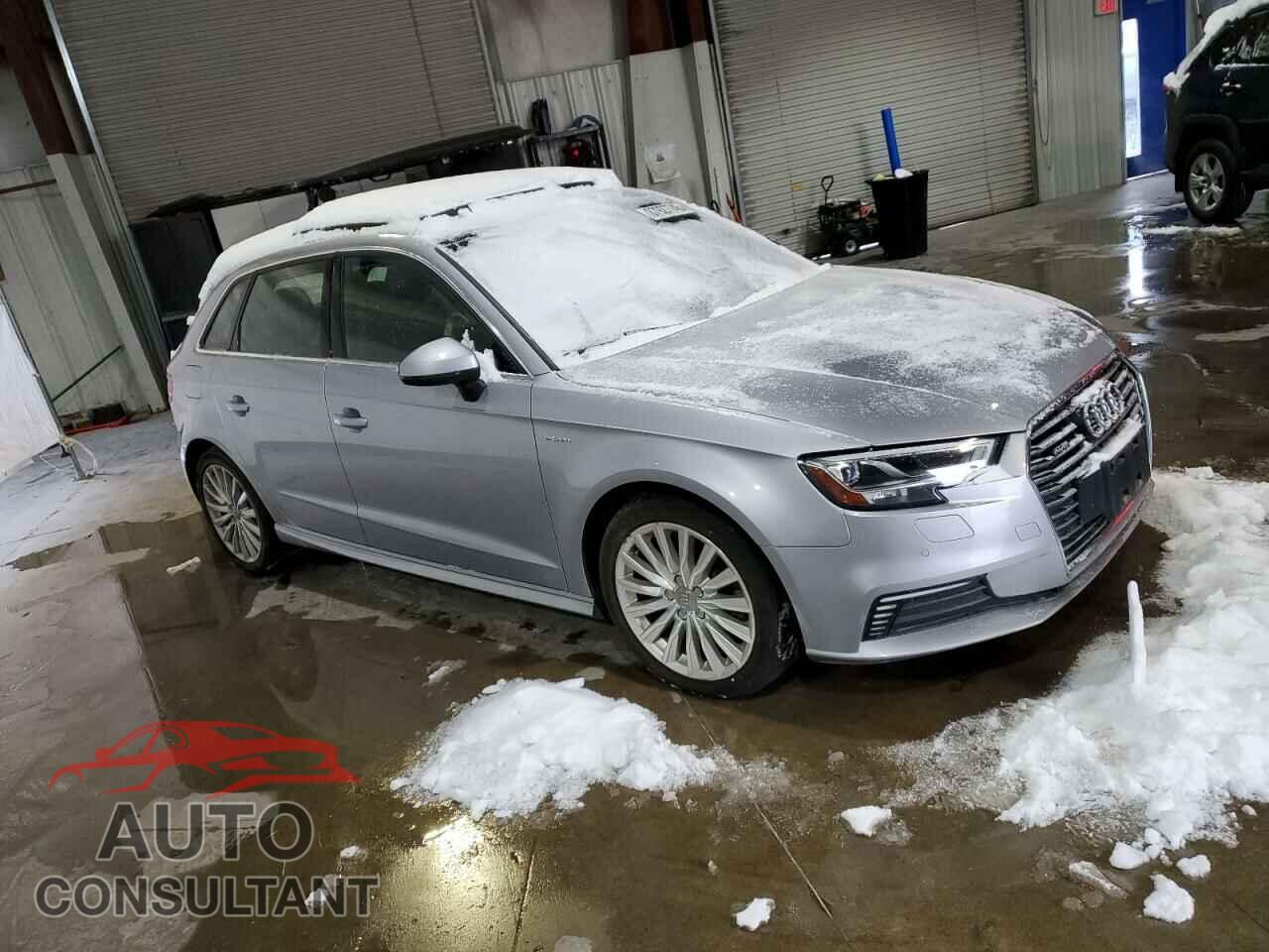AUDI A3 2017 - WAUTPBFF0HA086574