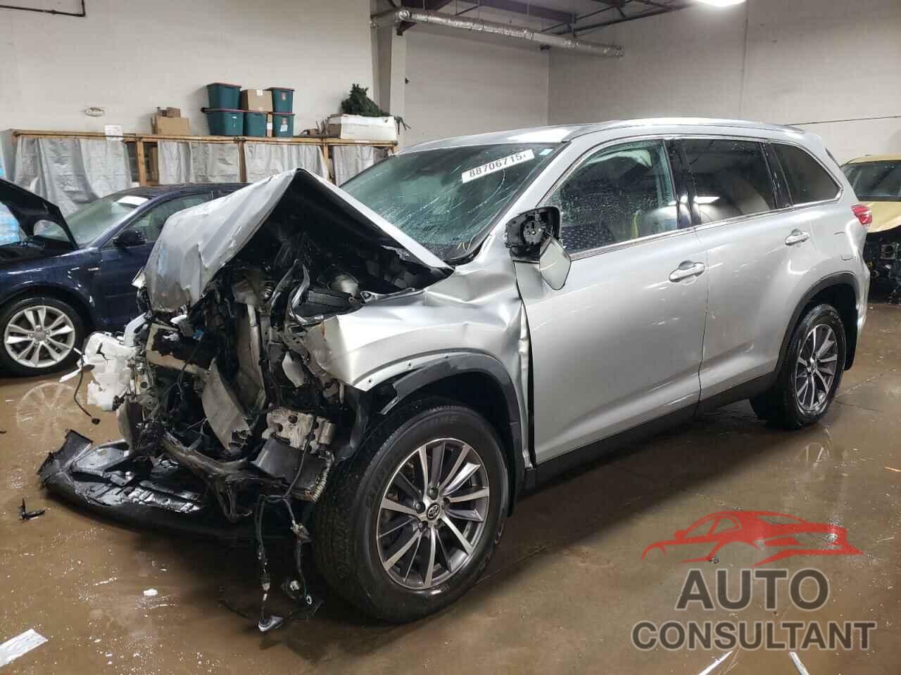 TOYOTA HIGHLANDER 2019 - 5TDJZRFH2KS591430