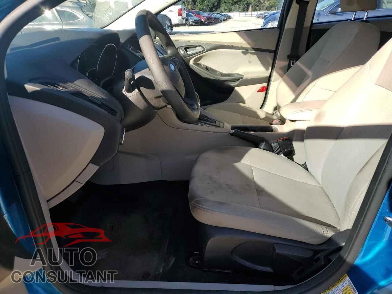 FORD FOCUS 2015 - 1FADP3F24FL252502