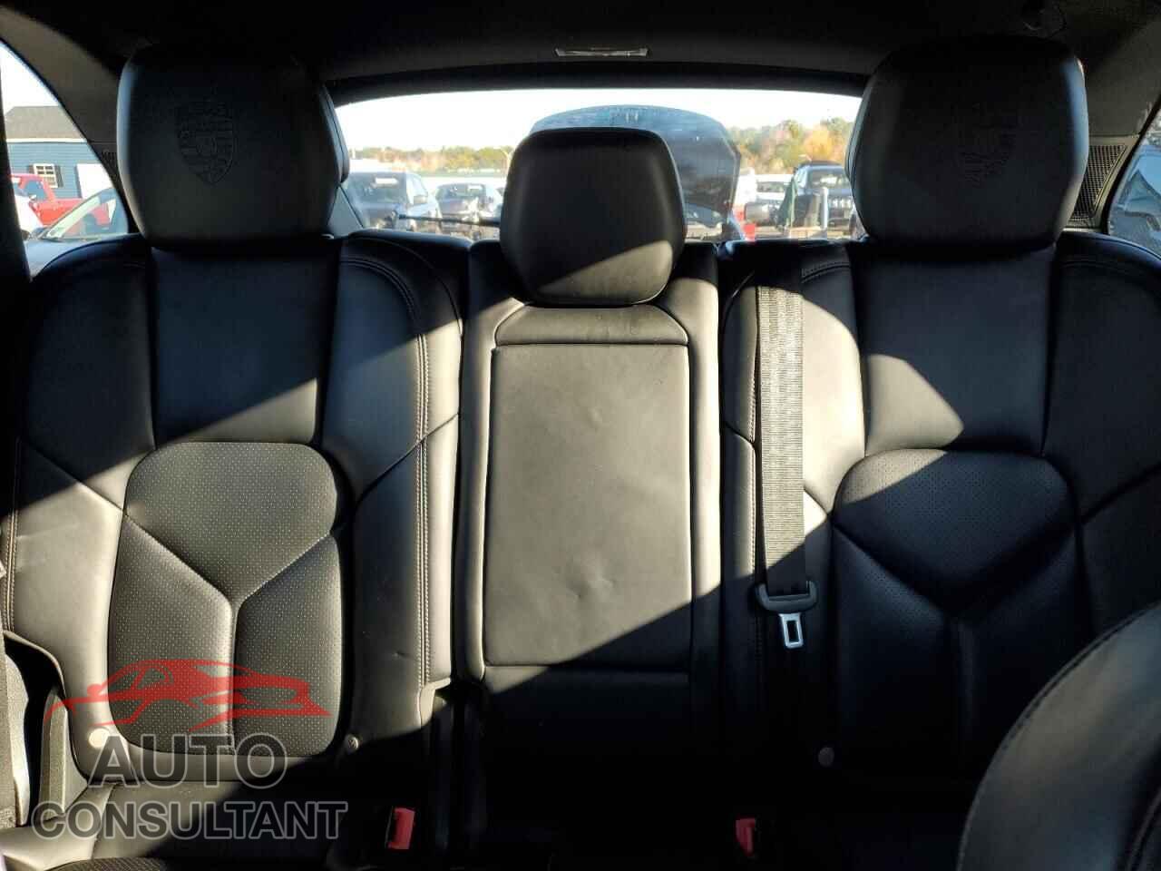 PORSCHE CAYENNE 2016 - WP1AA2A24GLA05271