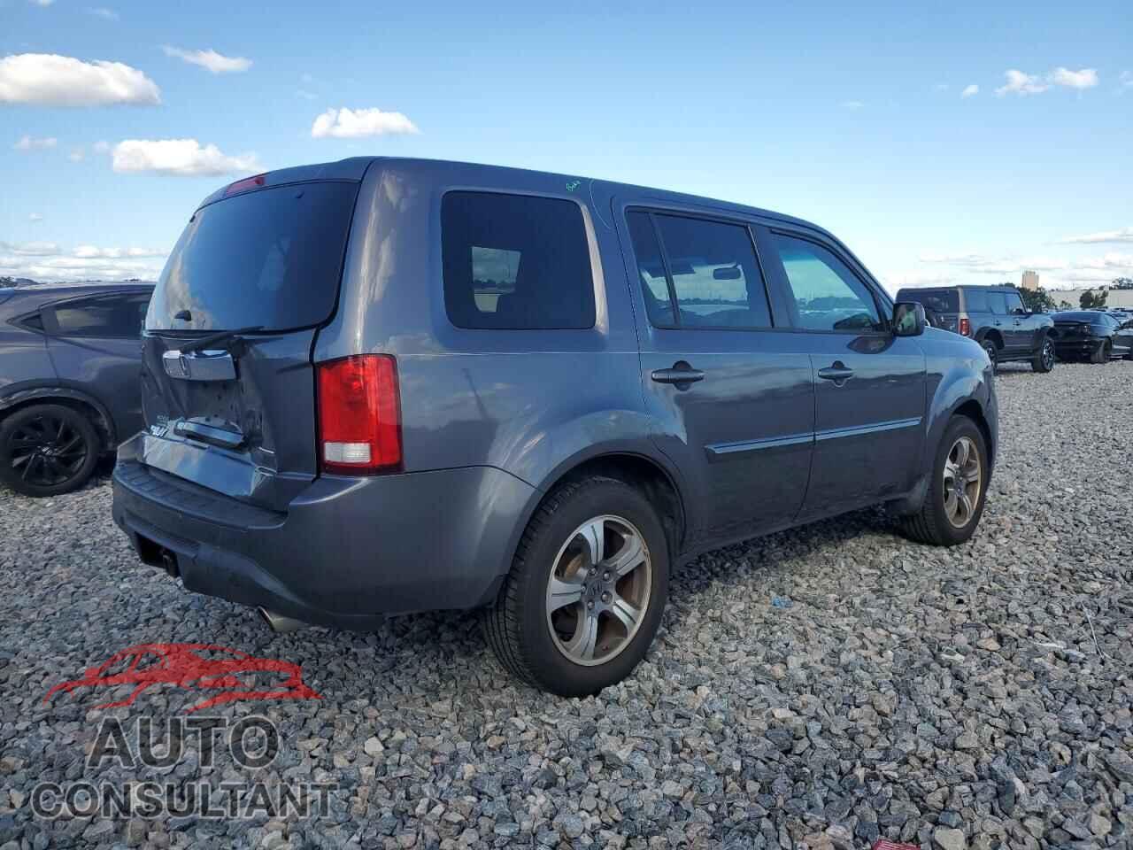 HONDA PILOT 2015 - 5FNYF3H31FB032161
