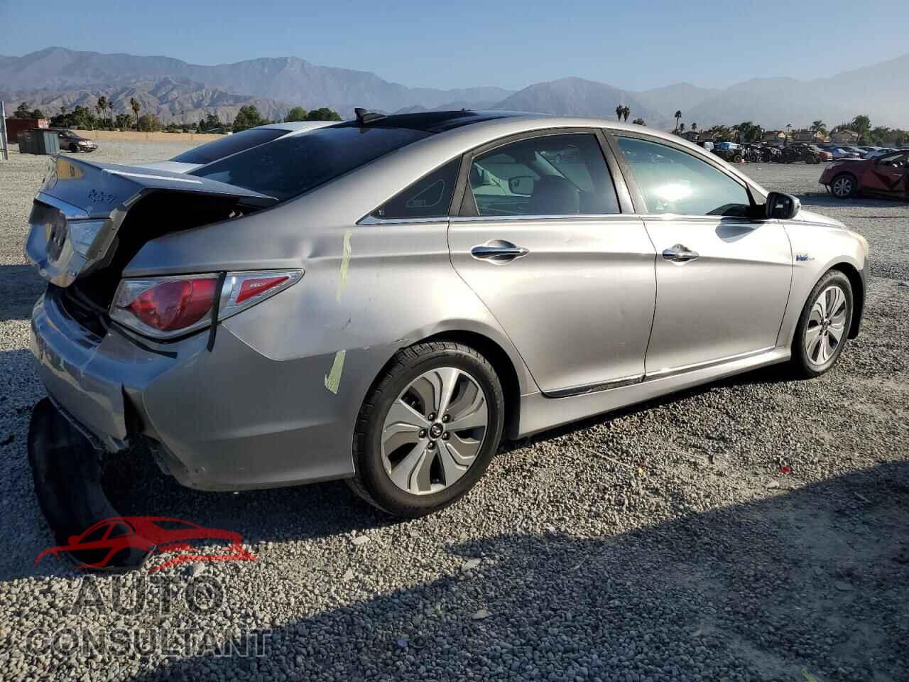 HYUNDAI SONATA 2013 - KMHEC4A49DA075152