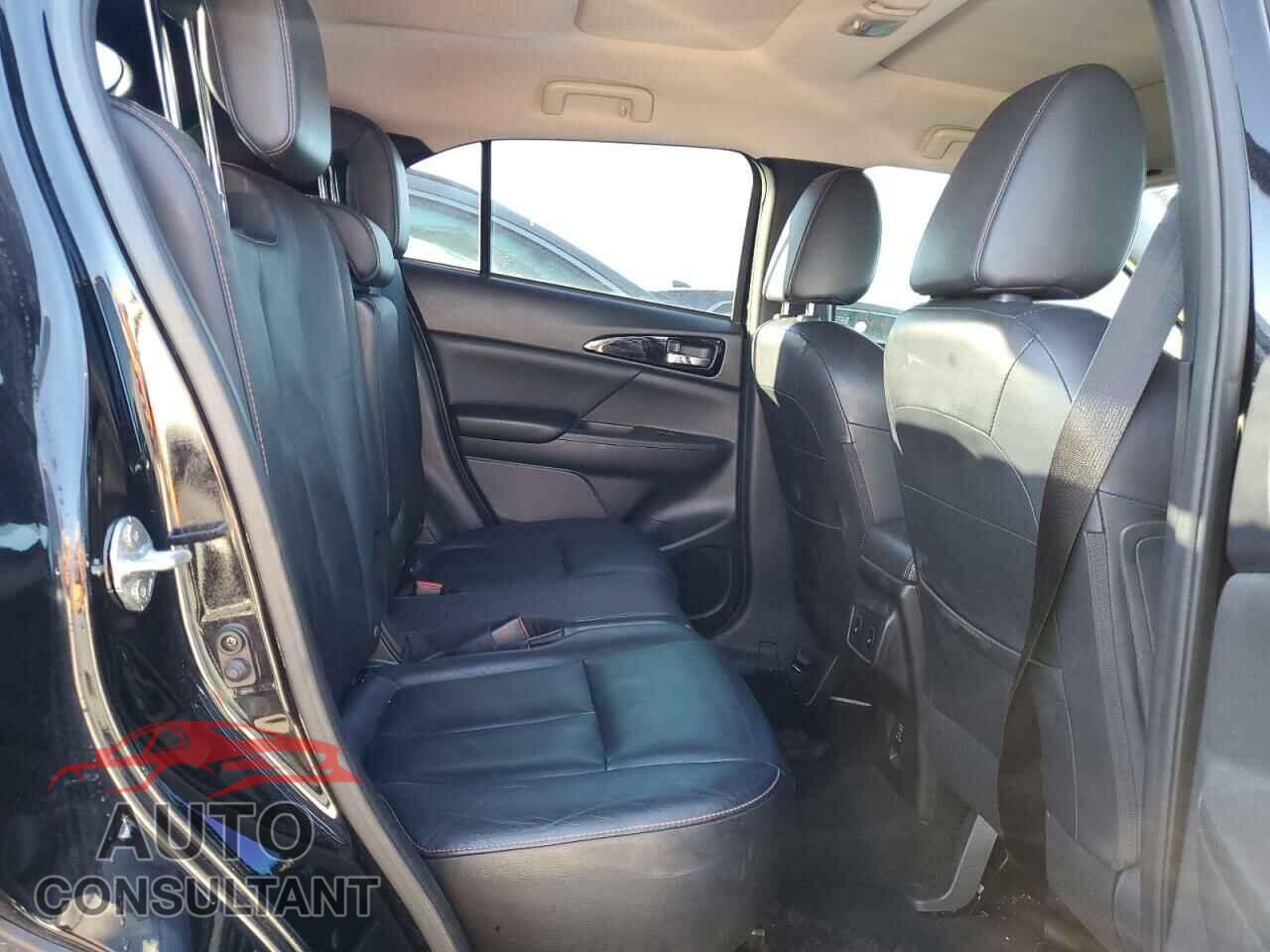MITSUBISHI ECLIPSE 2018 - JA4AT5AA0JZ048590