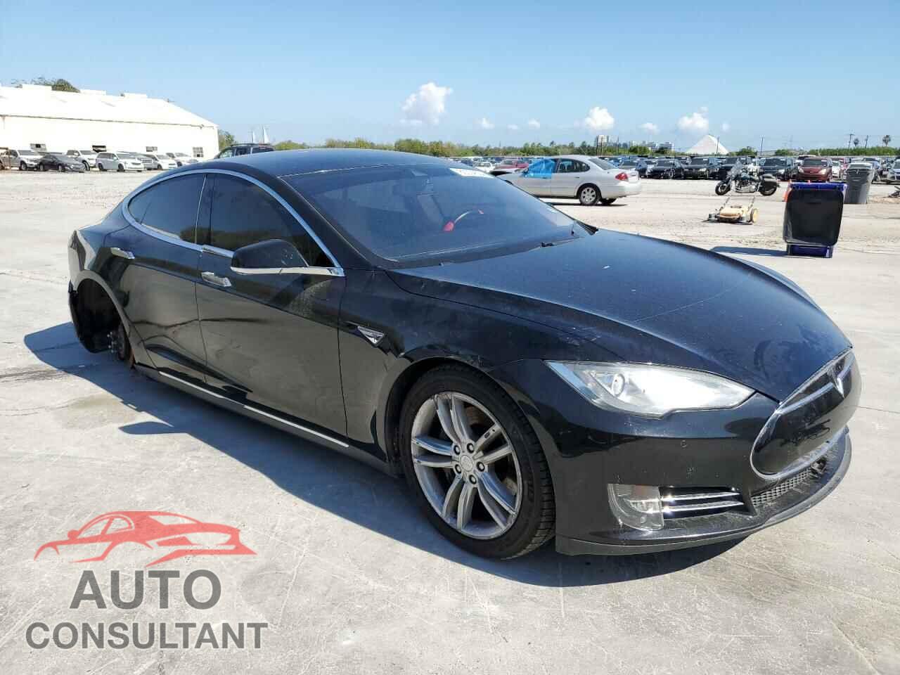 TESLA MODEL S 2014 - 5YJSA1H15EFP56828